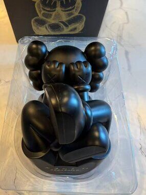 Black Kaws Seperated Vinyl Figure Collections Designer Toy Doll